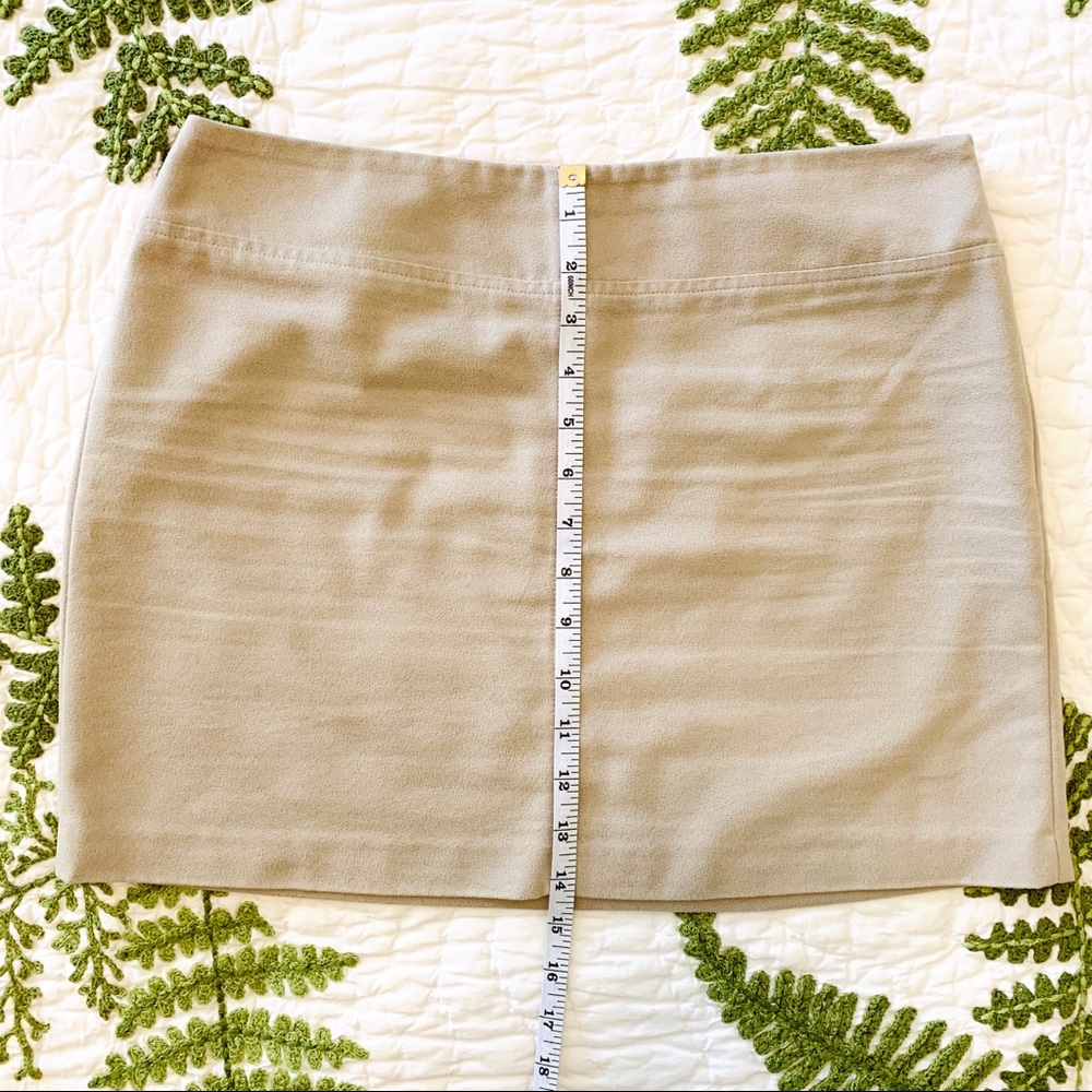 ⭐️2/$20 VTG Express Faux Suede Mini Skirt - Picture 6 of 6